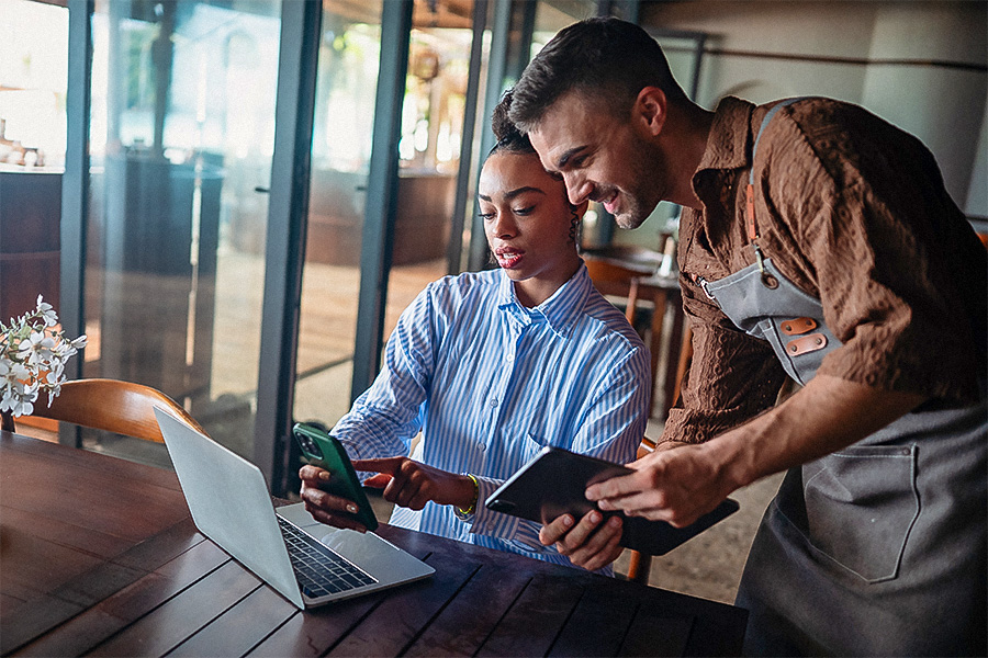 Restaurant SMS Marketing vs Email Marketing​: Which One’s Worth the Time?